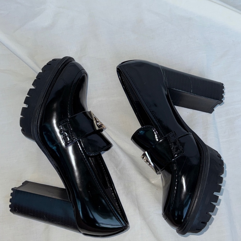 Guess Shiny Black Loafers with Gold Logo - Picture 3 of 6
